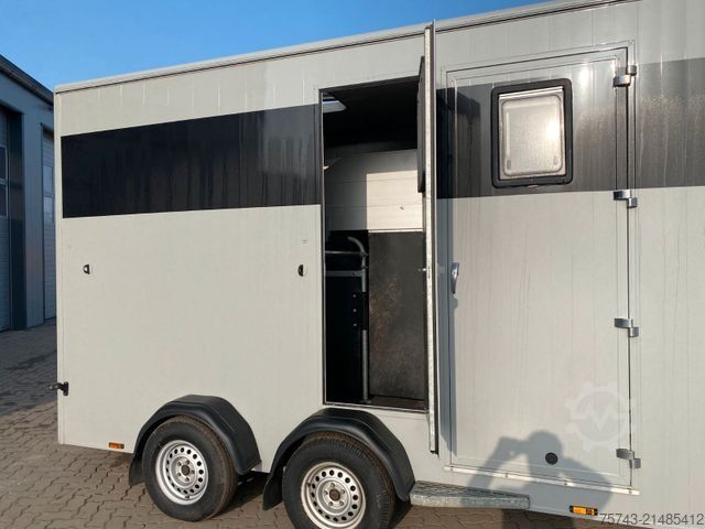 Ló-szállító utánfutó BÖCKMANN 2 Pferdeanhänger Alukoffer/Sattelkammer.