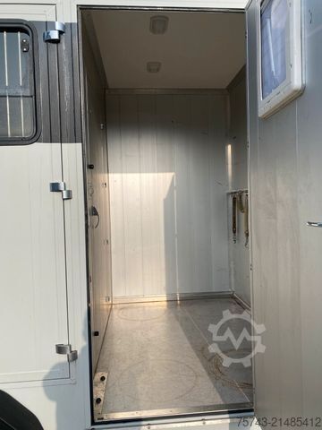 Ló-szállító utánfutó BÖCKMANN 2 Pferdeanhänger Alukoffer/Sattelkammer.