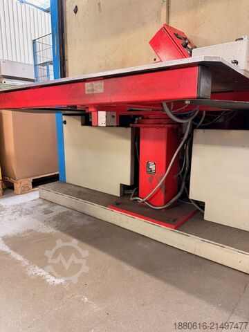 Hegesztőrobotcella Reis Robotics SRV6-C