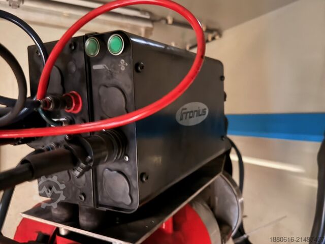 Hegesztőrobotcella Reis Robotics SRV6-C