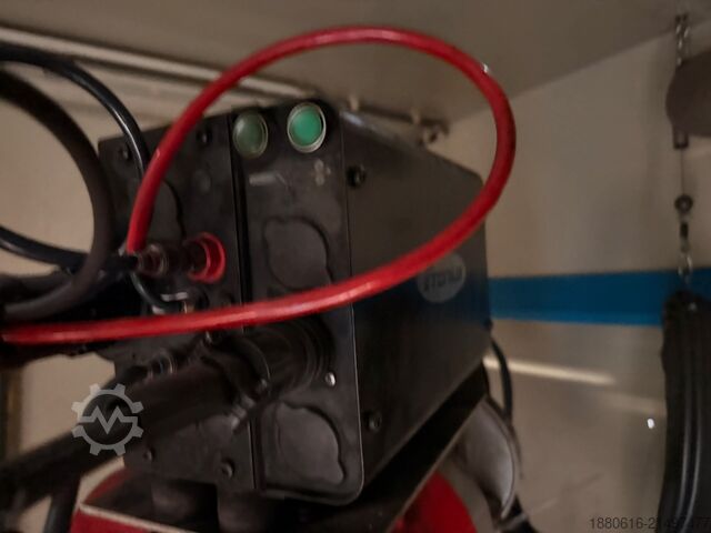 Hegesztőrobotcella Reis Robotics SRV6-C