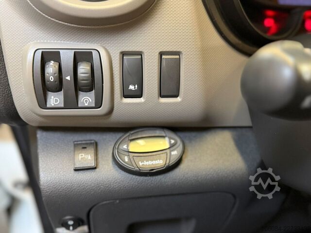Yüksek tavanlı panelvan RENAULT Kasten L2H2 Klima 2xWebasto Tempo 1.Hand