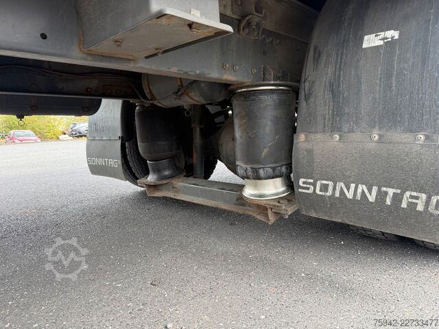 Transportador con plataforma y toldo DAF LF 220 FA KLIMA BLATT/LUFT 7,3m KAMERA