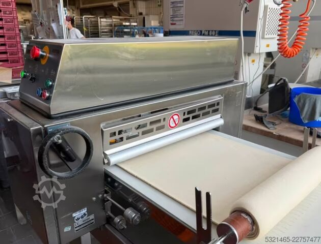 Linie de patiserie Seewer Rondo Croissomat