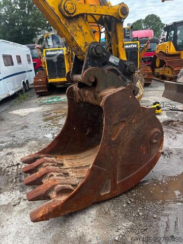 Larvegraver KOMATSU PC 240 NLC