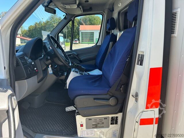 Brandbil MERCEDES-BENZ Sprinter 516 / RTW / Trage Liege