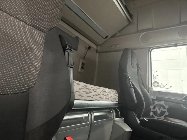 Standard-SZM DAF XF 106.460 Superspacecab