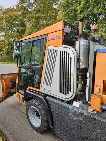Equipamento de manutenção de inverno Hansa APZ 1003