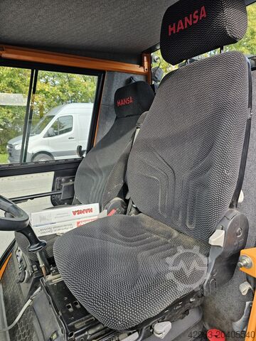 Equipamento de manutenção de inverno Hansa APZ 1003