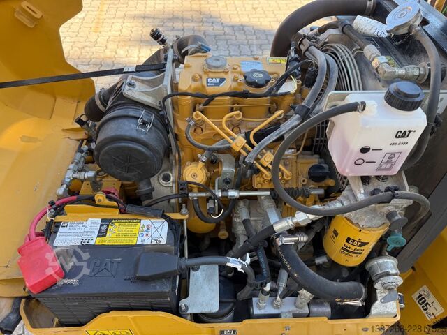 Enkelvoudige trommelwals CATERPILLAR CB1.7 / 2019 BJ / 430 Stunden