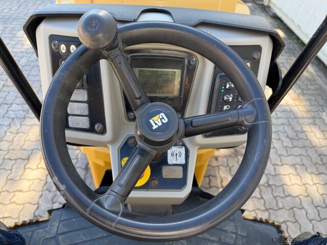 Walec jednobębnowy CATERPILLAR CB34B / 2018 BJ / 1.244 Stunden / 4.3 Tonnen
