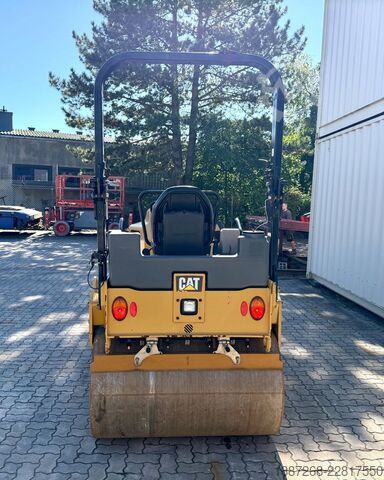 Walec jednobębnowy CATERPILLAR CB34B / 2018 BJ / 948 Stunden / 4.3 Tonnen