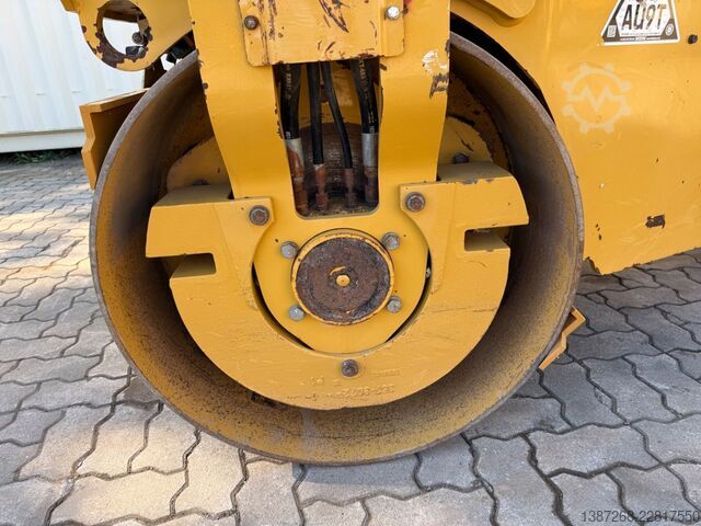 Walec jednobębnowy CATERPILLAR CB34B / 2018 BJ / 948 Stunden / 4.3 Tonnen