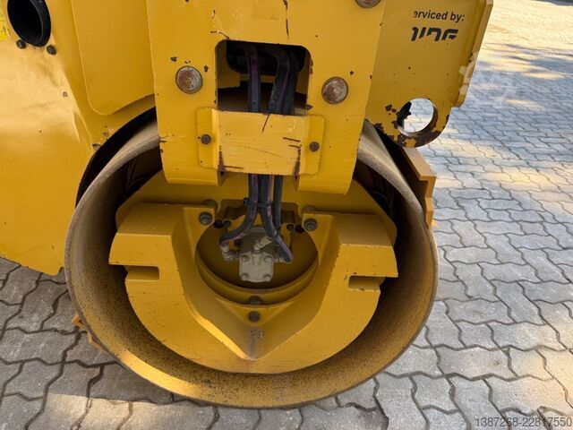 Walec jednobębnowy CATERPILLAR CB34B / 2018 BJ / 948 Stunden / 4.3 Tonnen