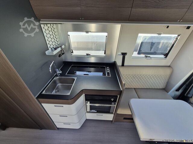 Camper semintegrato ADRIA Coral Supreme 670 DL Vollausstattung