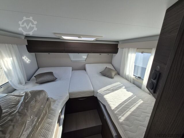 Camper semintegrato ADRIA Coral Supreme 670 DL Vollausstattung