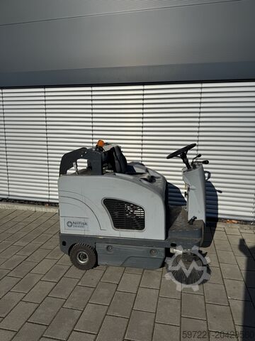 Varredora tripulada Nilfisk SW 4000 Aufsitzkehrmaschine