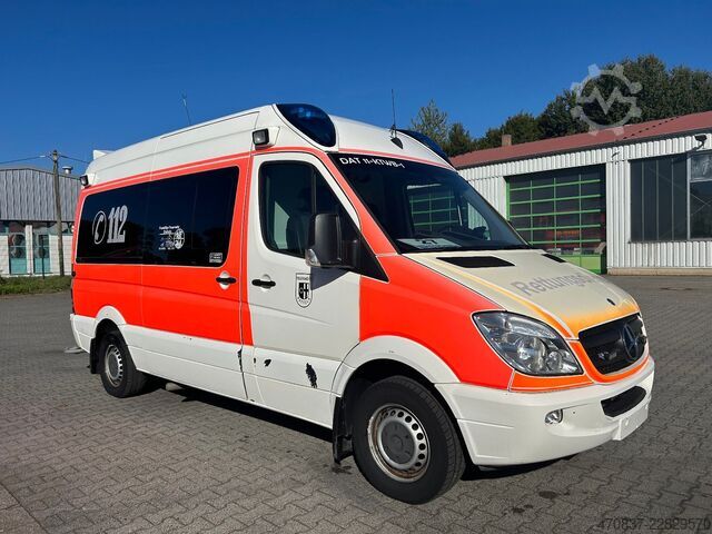 Camion de pompiers MERCEDES-BENZ Sprinter 316 / Trage Liege Rampe