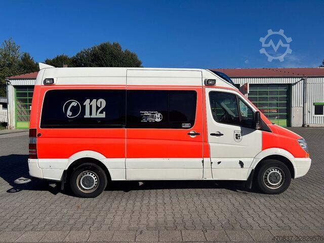 Camion de pompiers MERCEDES-BENZ Sprinter 316 / Trage Liege Rampe