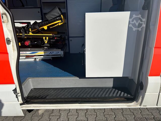 Camion de pompiers MERCEDES-BENZ Sprinter 316 / Trage Liege Rampe