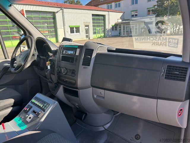 Camion de pompiers MERCEDES-BENZ Sprinter 316 / Trage Liege Rampe