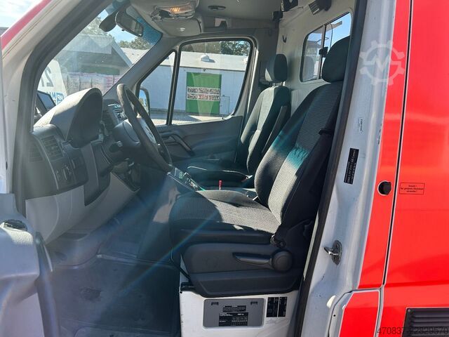 Camion de pompiers MERCEDES-BENZ Sprinter 316 / Trage Liege Rampe