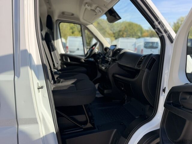 Gesloten bestelwagen met verhoogd dak en lange wielbasis Peugeot Boxer Kasten 435 L4H2  180 AUT/NAvi/PDC