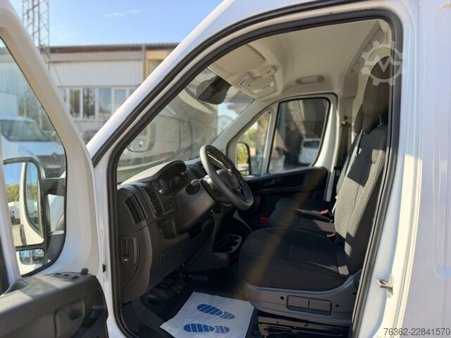 Gesloten bestelwagen met verhoogd dak en lange wielbasis Peugeot Boxer Kasten 435 L4H2  180 AUT/NAvi/PDC