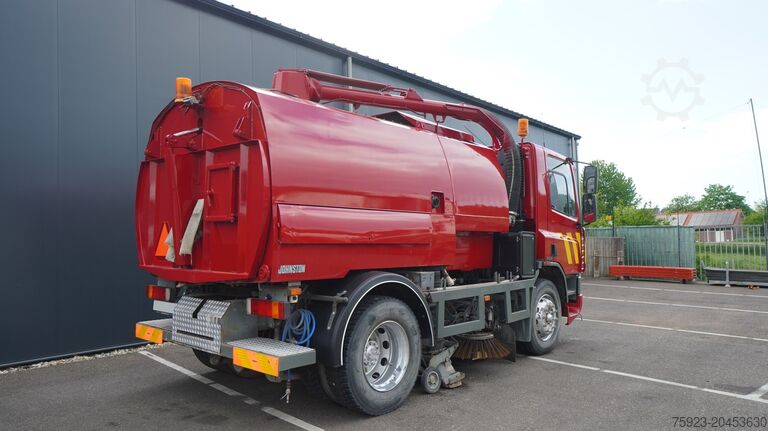 Veegmachine DAF 65.180 ATI STREET SWEPER RH DRIVE MANUAL GARBOX...