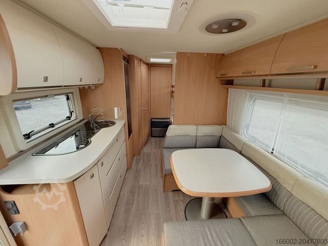 Wohnwagen FENDT Saphir 560 SKM Mover und Klima Bettstaukasten