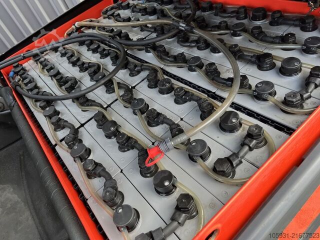 Elektrikli 4 tekerlekli forklift Linde E30-01