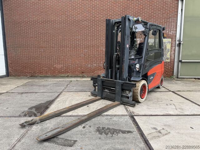 Elektrische vorkheftruck met 4 wielen Linde E50HL-01