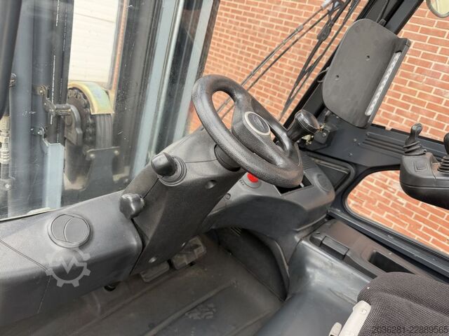 Elektrische vorkheftruck met 4 wielen Linde E50HL-01