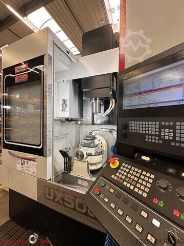 5 eksenli üniversal işleme merkezi QUASER UX 500 C