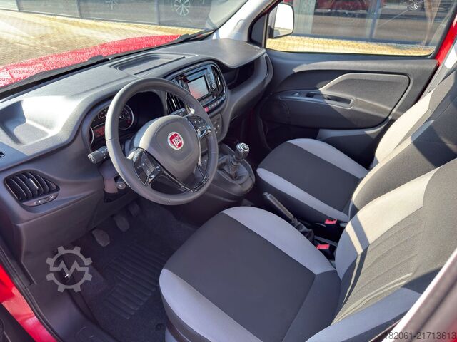 Miniautocarro FIAT Doblo Cargo Kombi Maxi XL SX M1 1.6 Multij