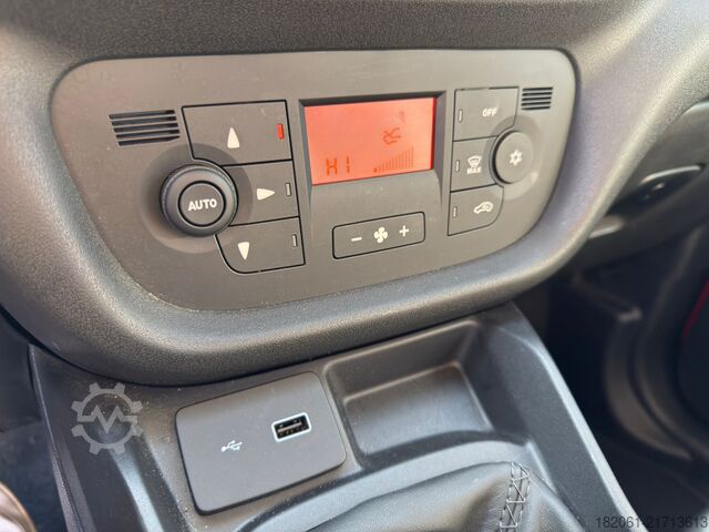 Miniautocarro FIAT Doblo Cargo Kombi Maxi XL SX M1 1.6 Multij