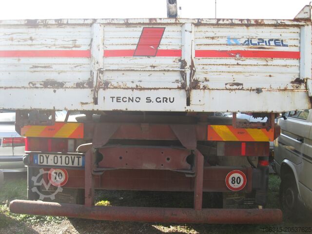 CAMION AVEC GRUE ET BENNE Iveco EUROCARGO 180E28