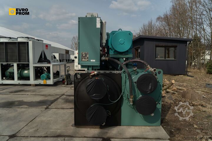 Kältemaschine Used Industrial chiller YORK YK CF CG Q7 5CK F 2200 kW