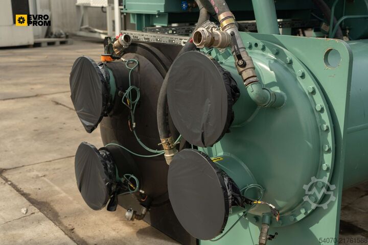 Kältemaschine Used Industrial chiller YORK YK CF CG Q7 5CK F 2200 kW