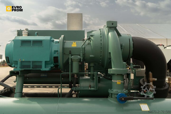 Kältemaschine Used Industrial chiller YORK YK CF CG Q7 5CK F 2200 kW