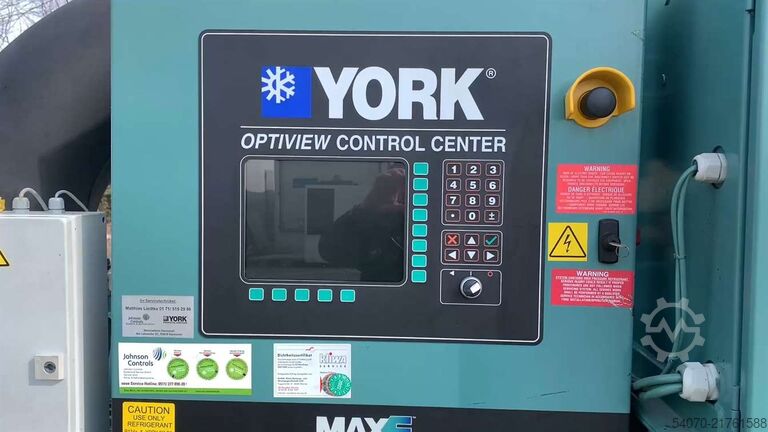Kältemaschine Used Industrial chiller YORK YK CF CG Q7 5CK F 2200 kW
