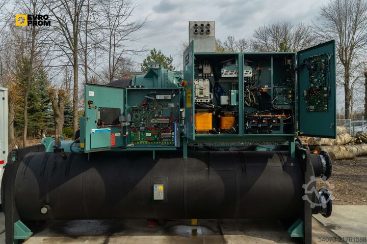 Kältemaschine Used Industrial chiller YORK YK CF CG Q7 5CK F 2200 kW