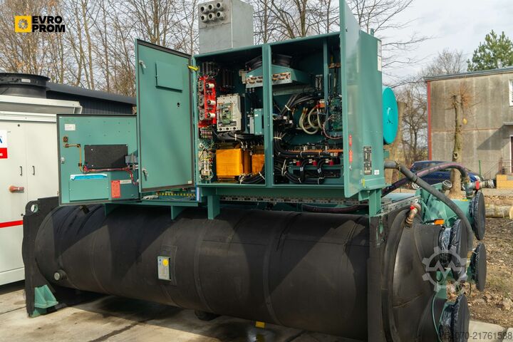 Kältemaschine Used Industrial chiller YORK YK CF CG Q7 5CK F 2200 kW
