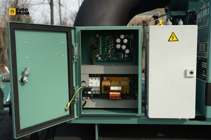 Kältemaschine Used Industrial chiller YORK YK CF CG Q7 5CK F 2200 kW