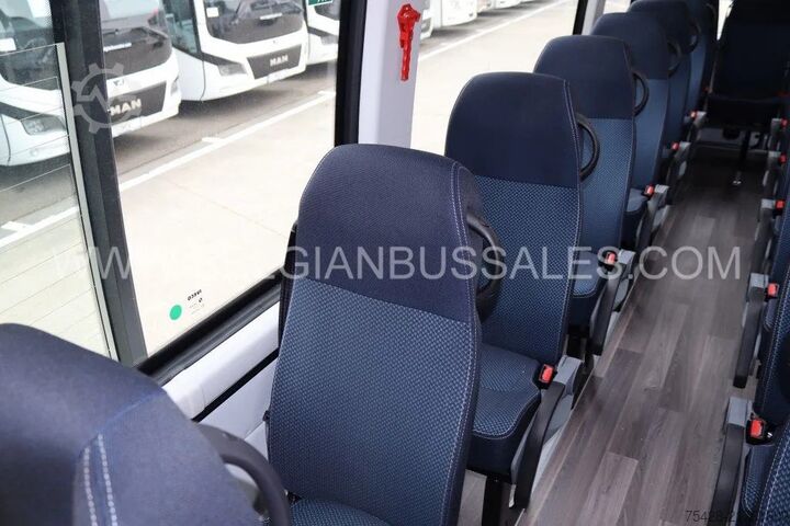 Minibuss Iveco Daily Line / Airco / Air suspention