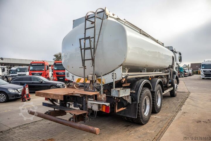 Tankfartyg RENAULT KERAX 370-6X4+16000L/5COMP