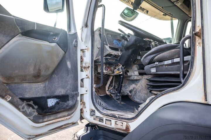 Tankfartyg RENAULT KERAX 370-6X4+16000L/5COMP