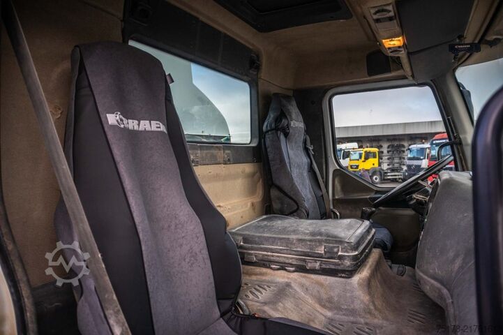 Tankfartyg RENAULT KERAX 370-6X4+16000L/5COMP