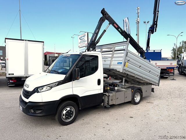 Kamyon üstü vinçli panelvan Iveco Daily 35c180