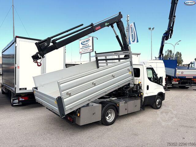 Kamyon üstü vinçli panelvan Iveco Daily 35c180